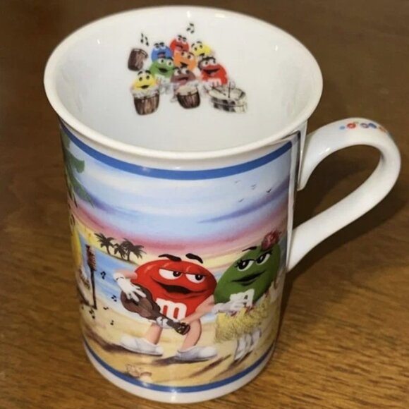 4 Danbury M&M's Collectors Mugs - Picture 8 of 16
